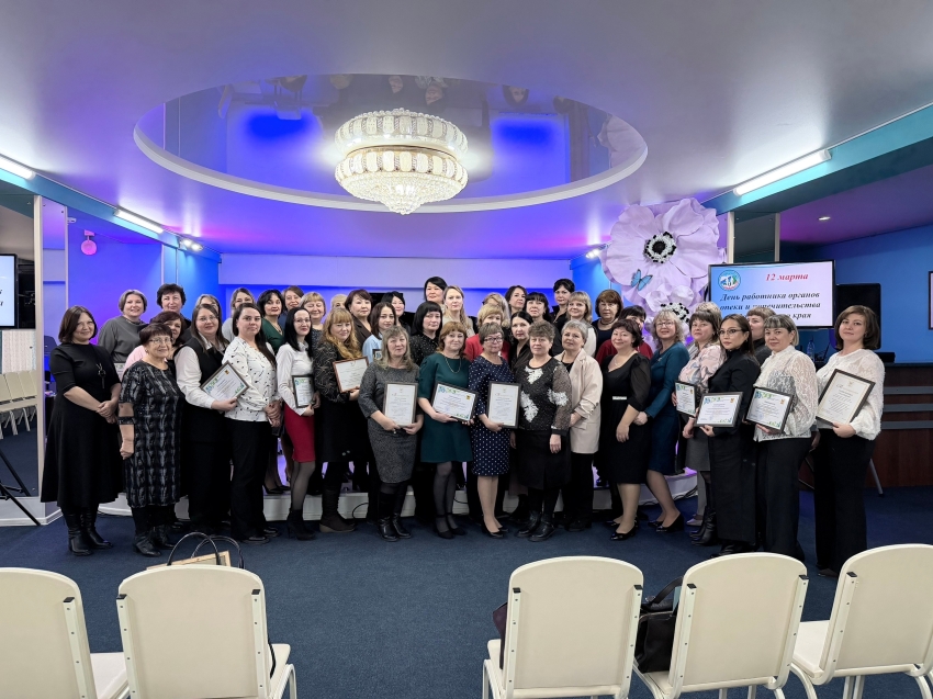 ​«Более 3,5 тысяч детей обрели семьи»: в Забайкалье впервые отметили День работников опеки